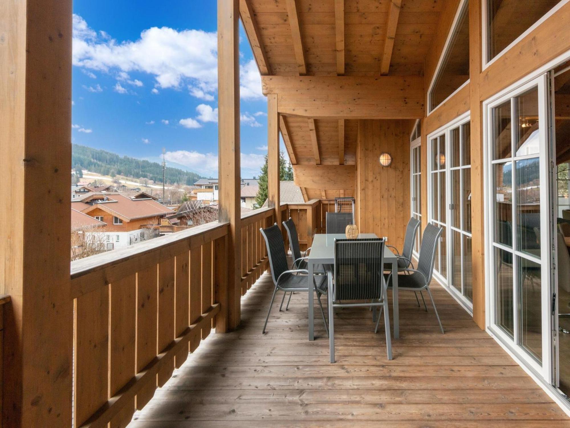 Luxury Penthouse With Balcony Ski Storage Carport Lift Brixen im Thale Buitenkant foto